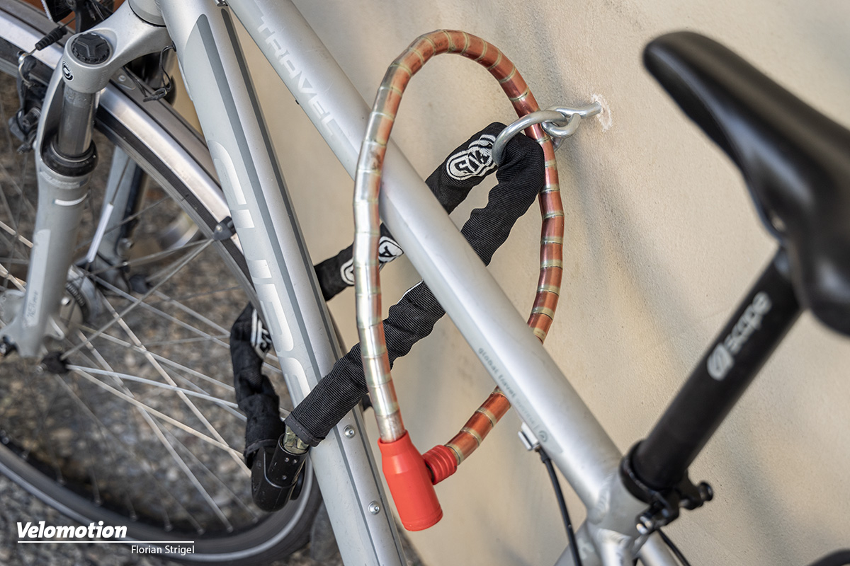 Das Fahrrad sicher anschließen: Zwei Schlösser, Fahrradschloss