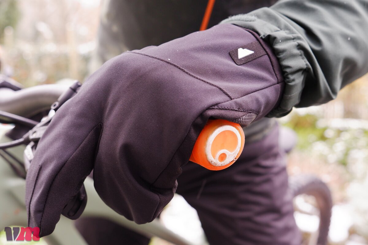 Canyon Lobster winter cycling gloves tested - Velomotion